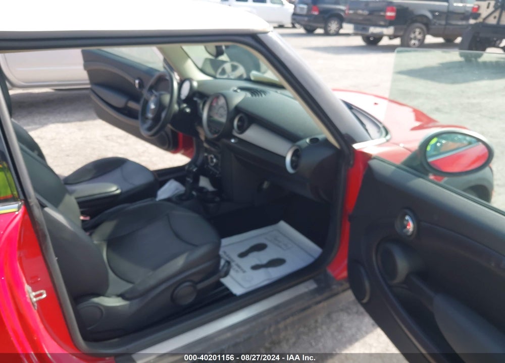 2013 MINI HARDTOP COOPER VIN: WMWSU3C54DT679598