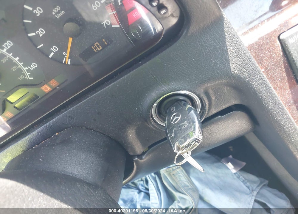 1998 MERCEDES-BENZ C 230 VIN: WDBHA23GXWA586034