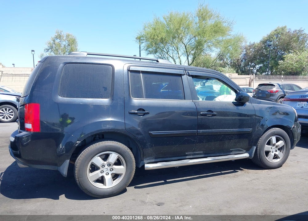 2011 HONDA PILOT EX-L VIN: 5FNYF3H52BB039924