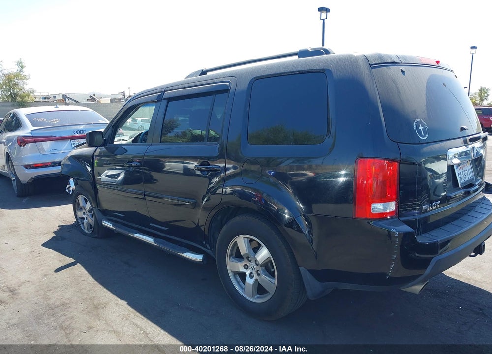 2011 HONDA PILOT EX-L VIN: 5FNYF3H52BB039924