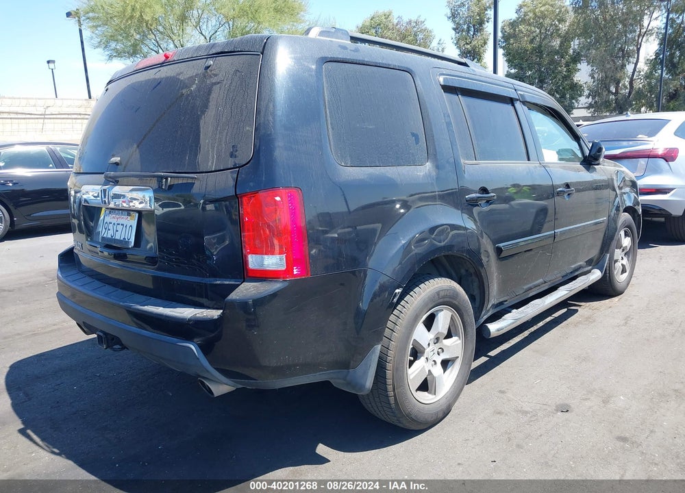 2011 HONDA PILOT EX-L VIN: 5FNYF3H52BB039924