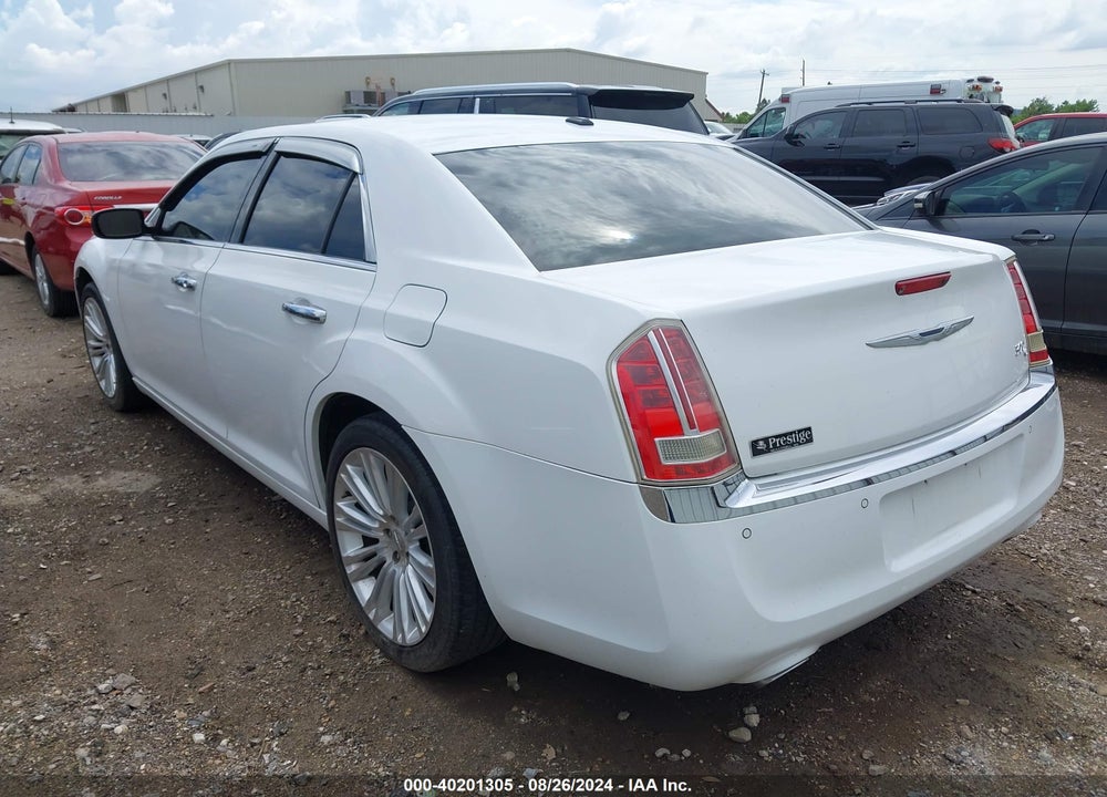 2011 CHRYSLER 300C VIN: 2C3CA6CT9BH561335