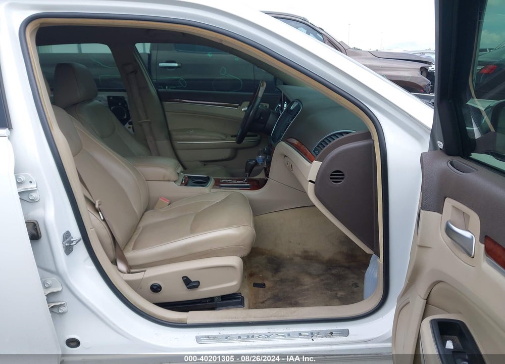 2011 CHRYSLER 300C VIN: 2C3CA6CT9BH561335
