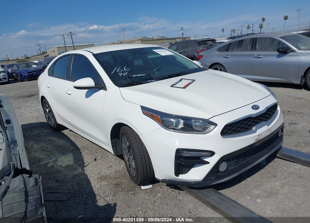 2019 KIA FORTE LXS VIN: 3KPF24AD4KE094388