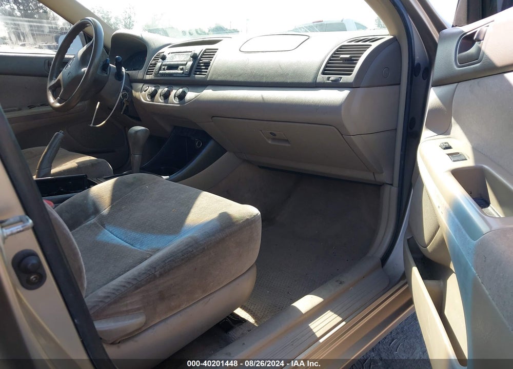 2004 TOYOTA CAMRY LE VIN: JTDBE32K540250558
