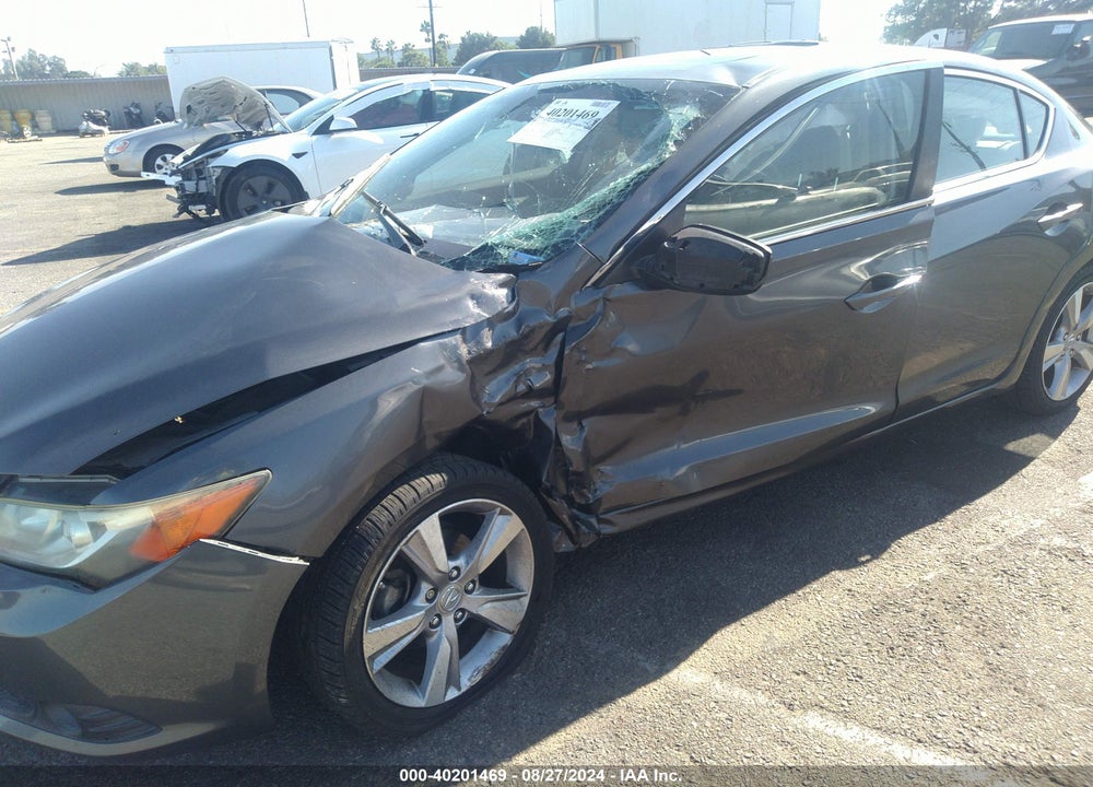 2013 ACURA ILX 2.0L VIN: 19VDE1F52DE009414