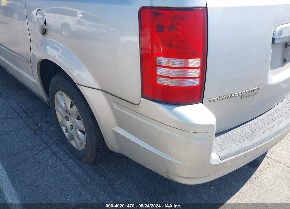 2008 CHRYSLER TOWN & COUNTRY LX VIN: 2A8HR44H68R665639