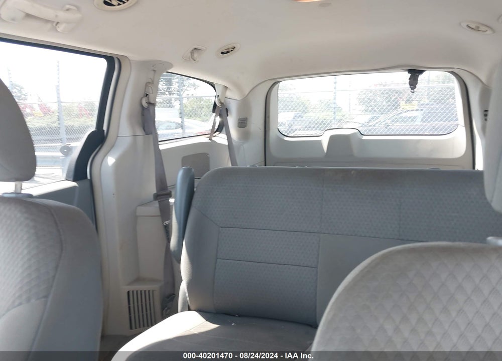 2008 CHRYSLER TOWN & COUNTRY LX VIN: 2A8HR44H68R665639