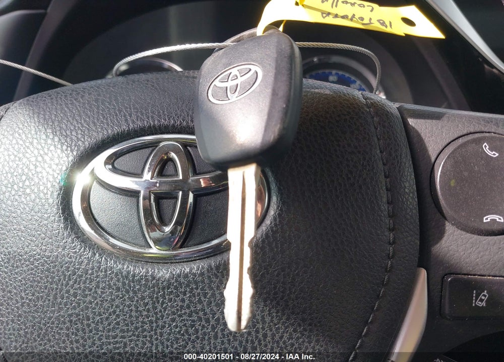 2018 TOYOTA COROLLA LE VIN: 2T1BURHE5JC018180