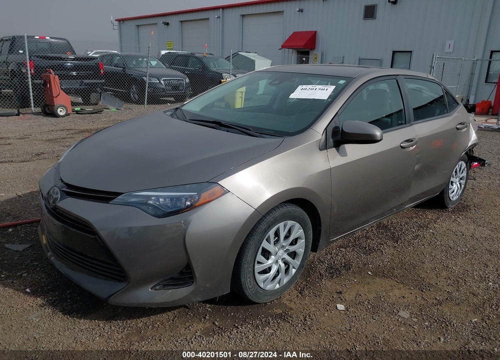2018 TOYOTA COROLLA LE VIN: 2T1BURHE5JC018180