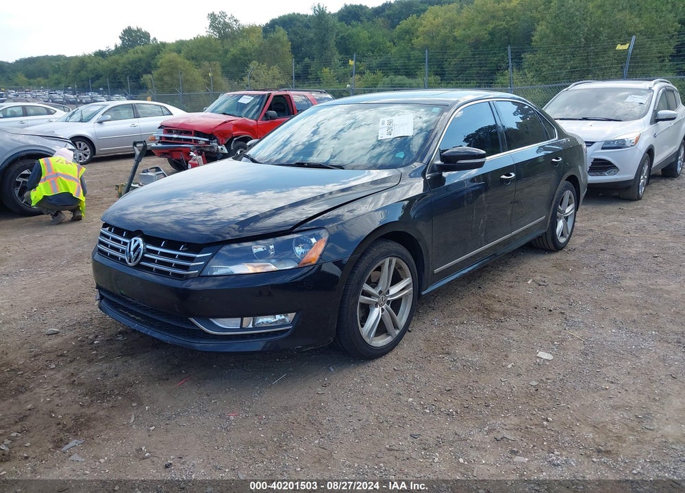 2015 VOLKSWAGEN PASSAT 2.0L TDI SE VIN: 1VWBV7A36FC104220