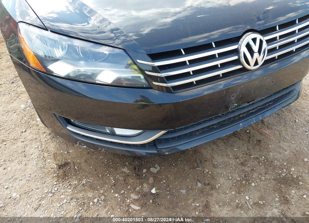 2015 VOLKSWAGEN PASSAT 2.0L TDI SE VIN: 1VWBV7A36FC104220