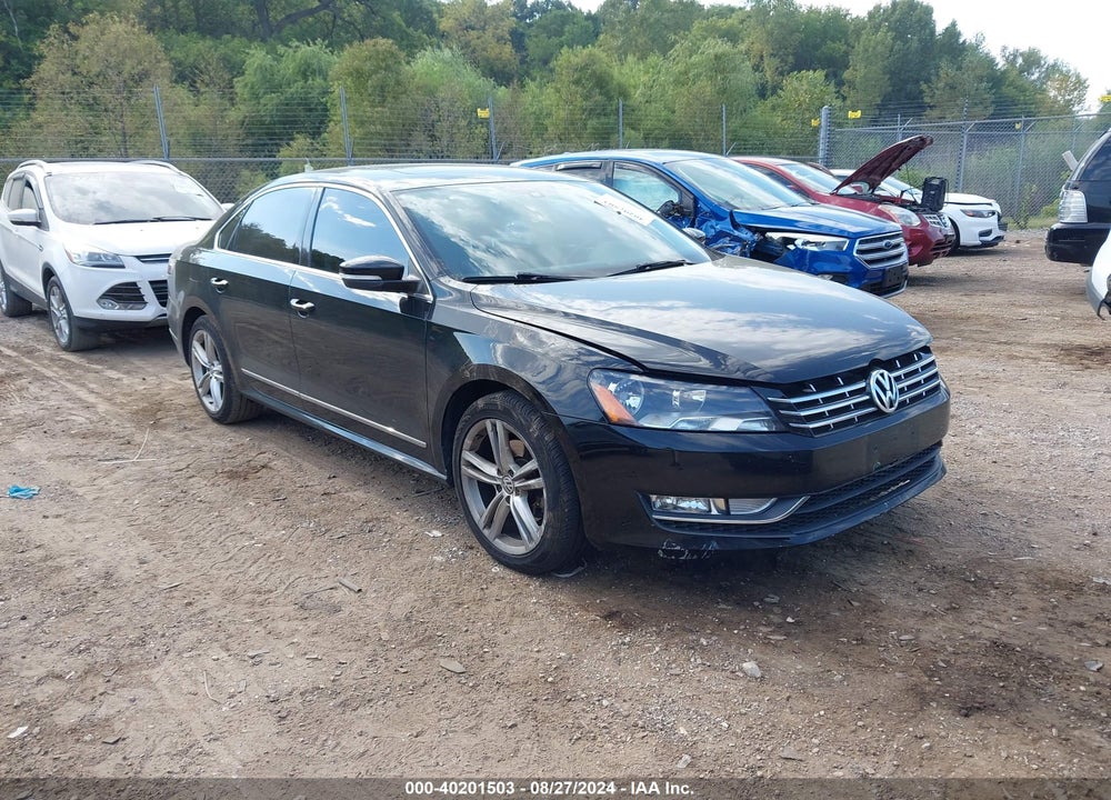 2015 VOLKSWAGEN PASSAT 2.0L TDI SE VIN: 1VWBV7A36FC104220