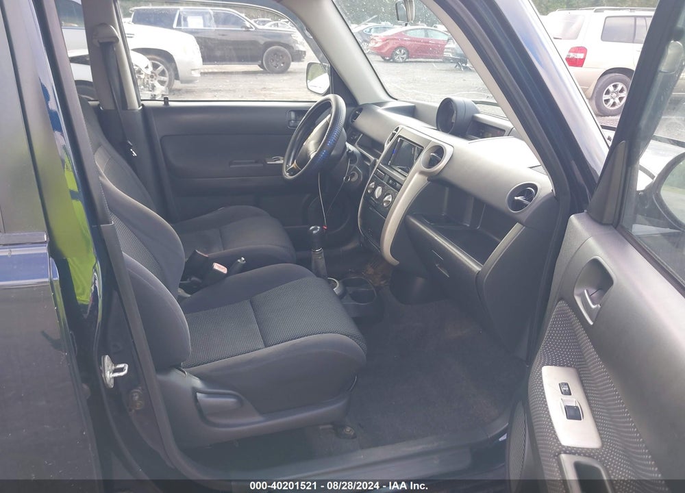 2005 SCION XB VIN: JTLKT334750172652