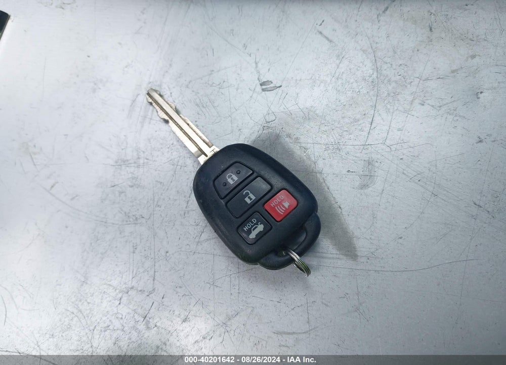 2018 TOYOTA COROLLA SE VIN: 5YFBURHE3JP784103