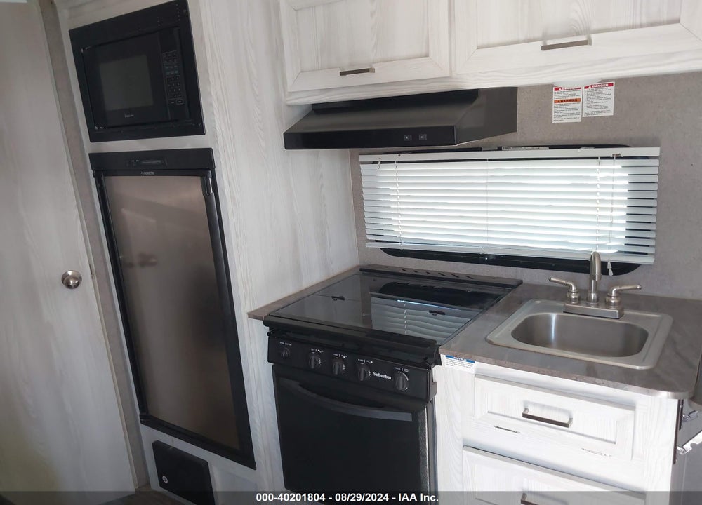2018 FOREST RIVER ROCKWOOD VIN: 5ZT2RSHC5J3002270