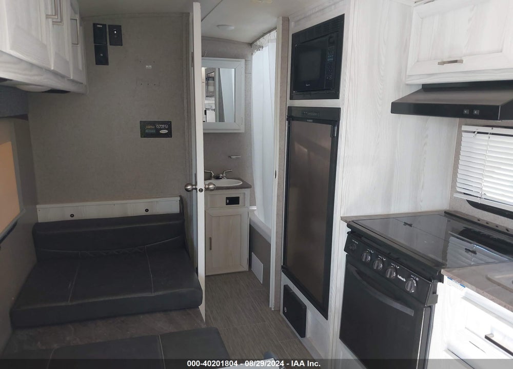 2018 FOREST RIVER ROCKWOOD VIN: 5ZT2RSHC5J3002270