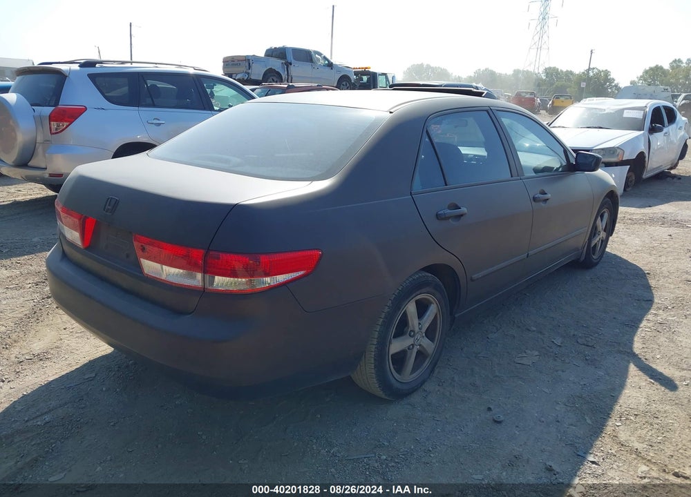 2003 HONDA ACCORD 2.4 EX VIN: JHMCM56623C056291