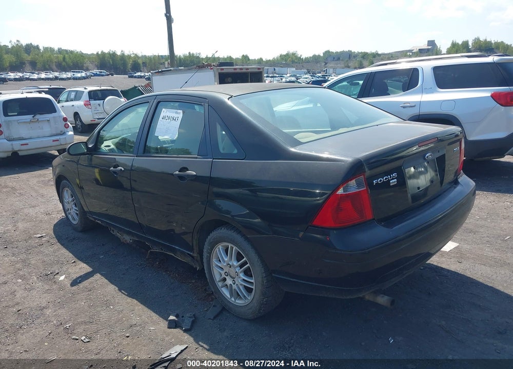 2005 FORD FOCUS ZX4 VIN: 1FAFP34N15W317972