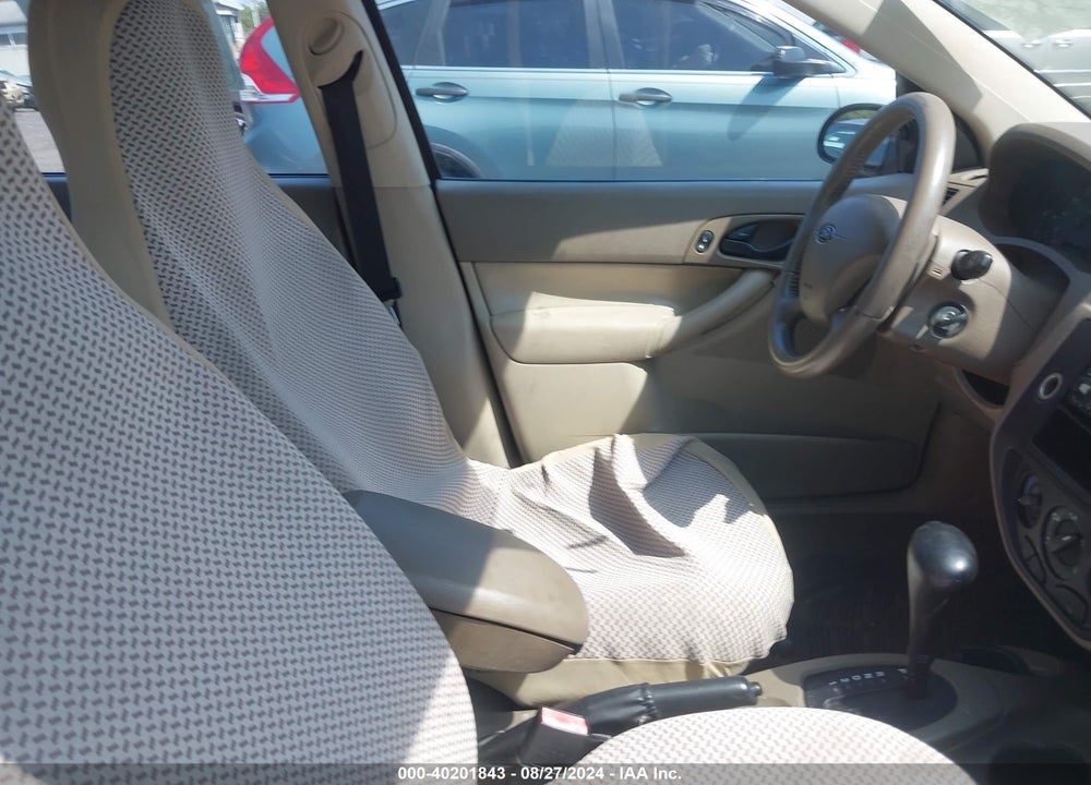 2005 FORD FOCUS ZX4 VIN: 1FAFP34N15W317972