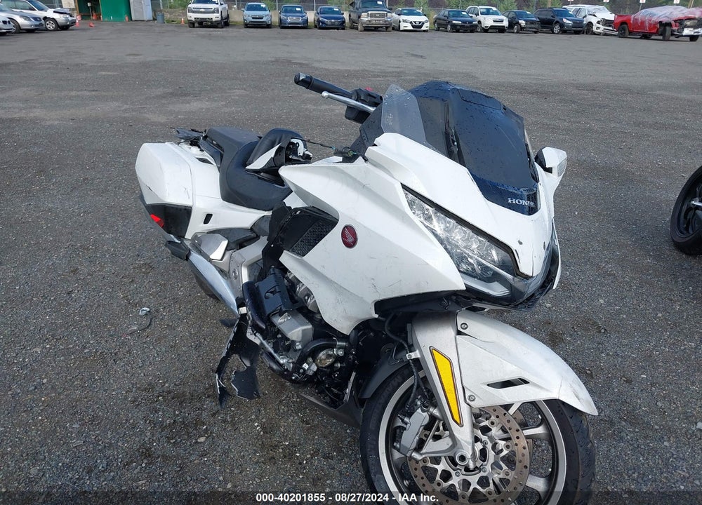 2018 HONDA GL1800 D VIN: JH2SC7959JK002396