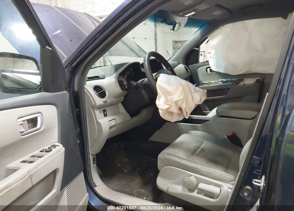 2014 HONDA PILOT LX VIN: 5FNYF4H26EB019918