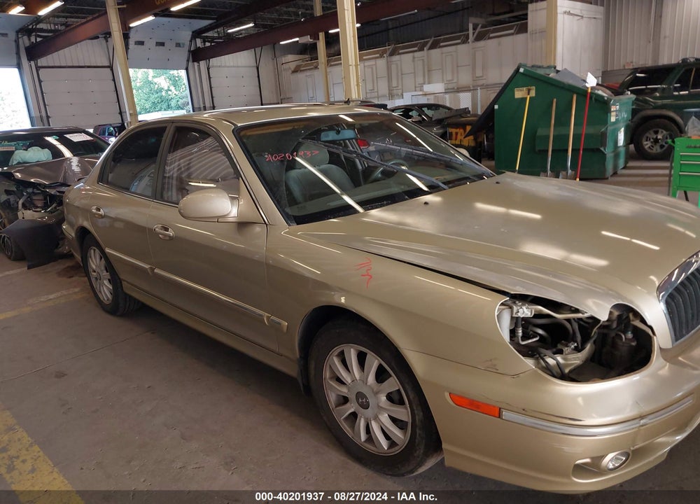 2004 HYUNDAI SONATA GLS/LX VIN: KMHWF35H24A932978