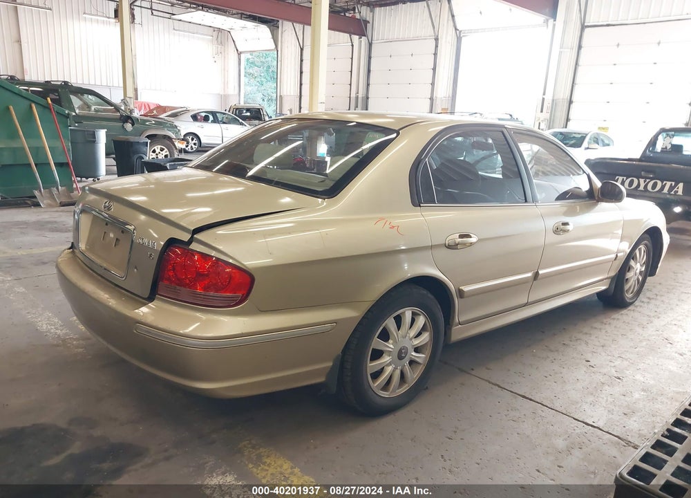 2004 HYUNDAI SONATA GLS/LX VIN: KMHWF35H24A932978