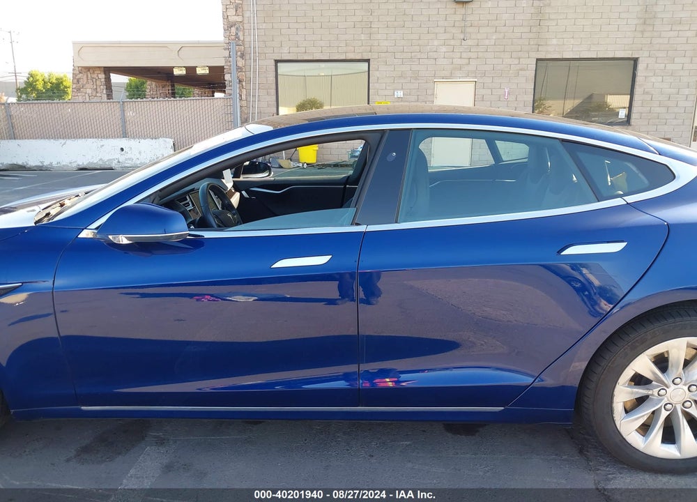 2017 TESLA MODEL S VIN: 5YJSA1E25HF211083