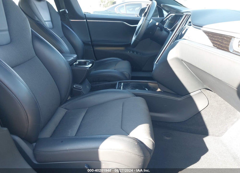 2017 TESLA MODEL S VIN: 5YJSA1E25HF211083