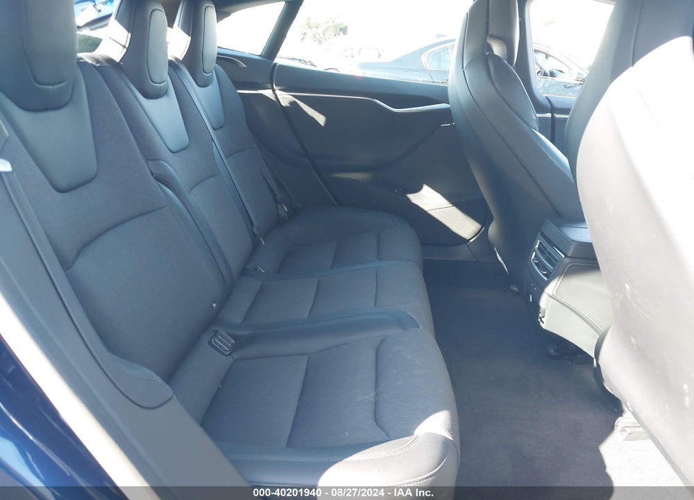 2017 TESLA MODEL S VIN: 5YJSA1E25HF211083