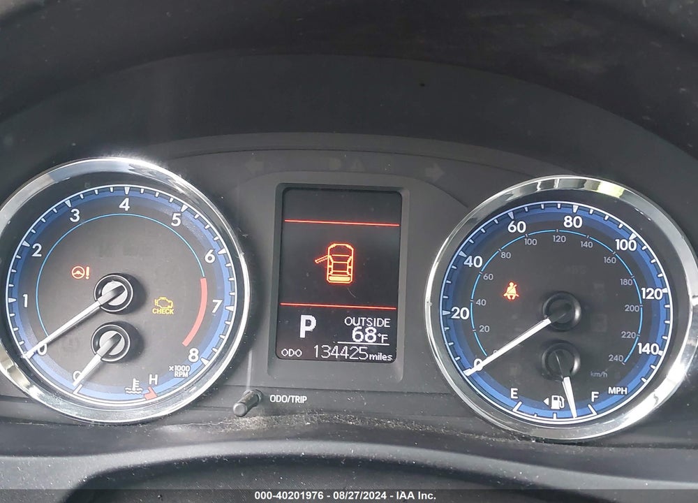 2017 TOYOTA COROLLA LE VIN: 5YFBURHE2HP714473