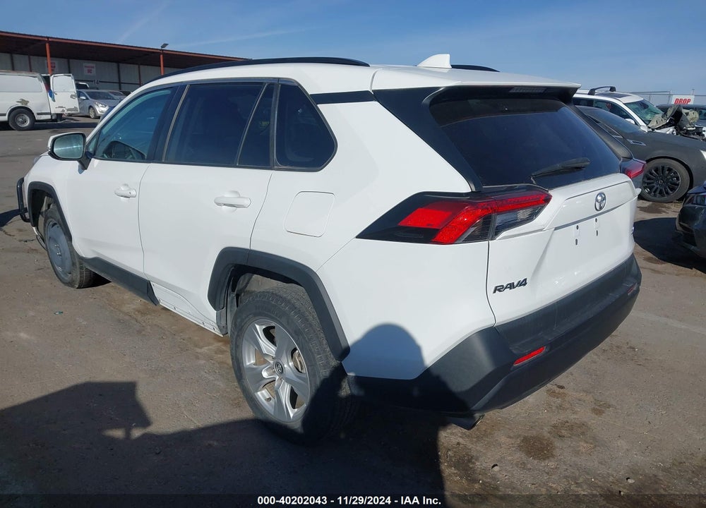 2021 TOYOTA RAV4 XLE VIN: 2T3W1RFV4MW120836
