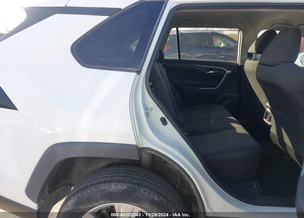 2021 TOYOTA RAV4 XLE VIN: 2T3W1RFV4MW120836