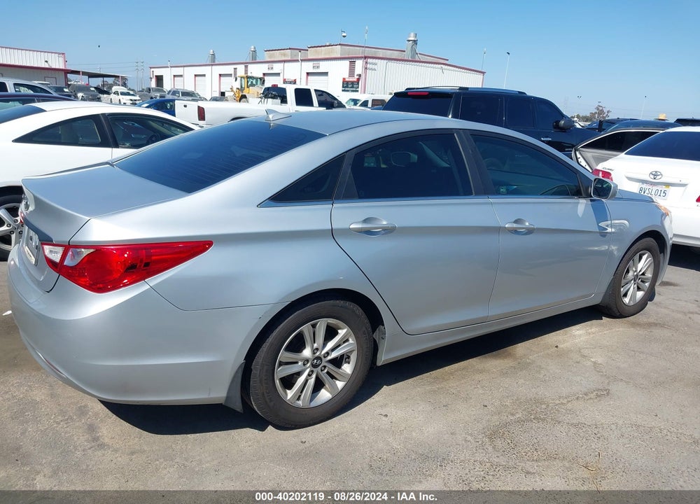 2013 HYUNDAI SONATA VIN: 5NPEB4AC2DH693923