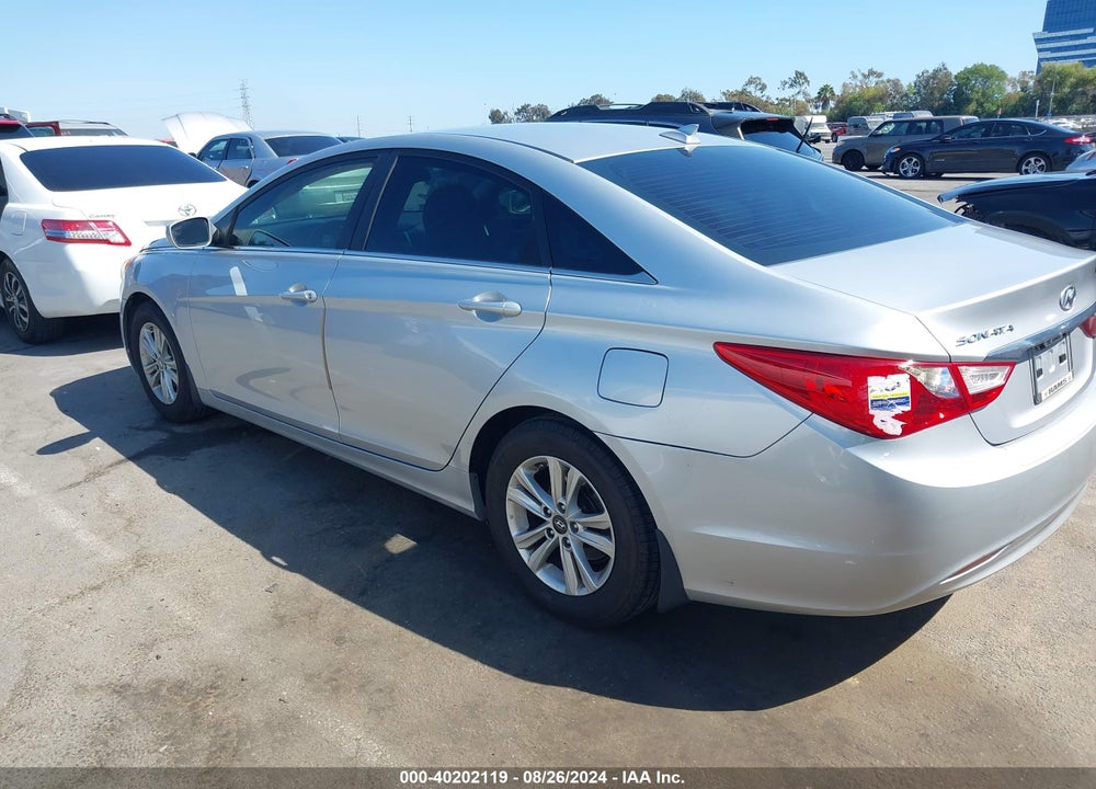 2013 HYUNDAI SONATA VIN: 5NPEB4AC2DH693923