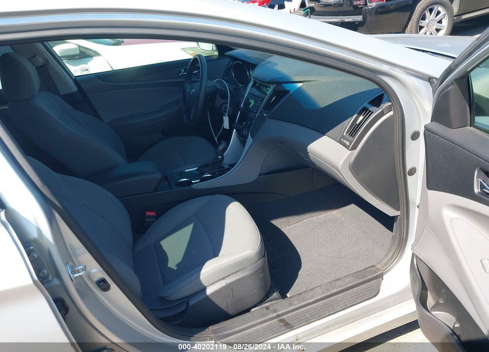 2013 HYUNDAI SONATA VIN: 5NPEB4AC2DH693923