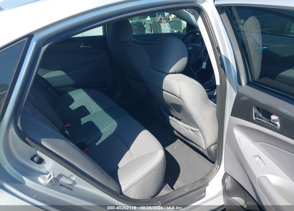 2013 HYUNDAI SONATA VIN: 5NPEB4AC2DH693923