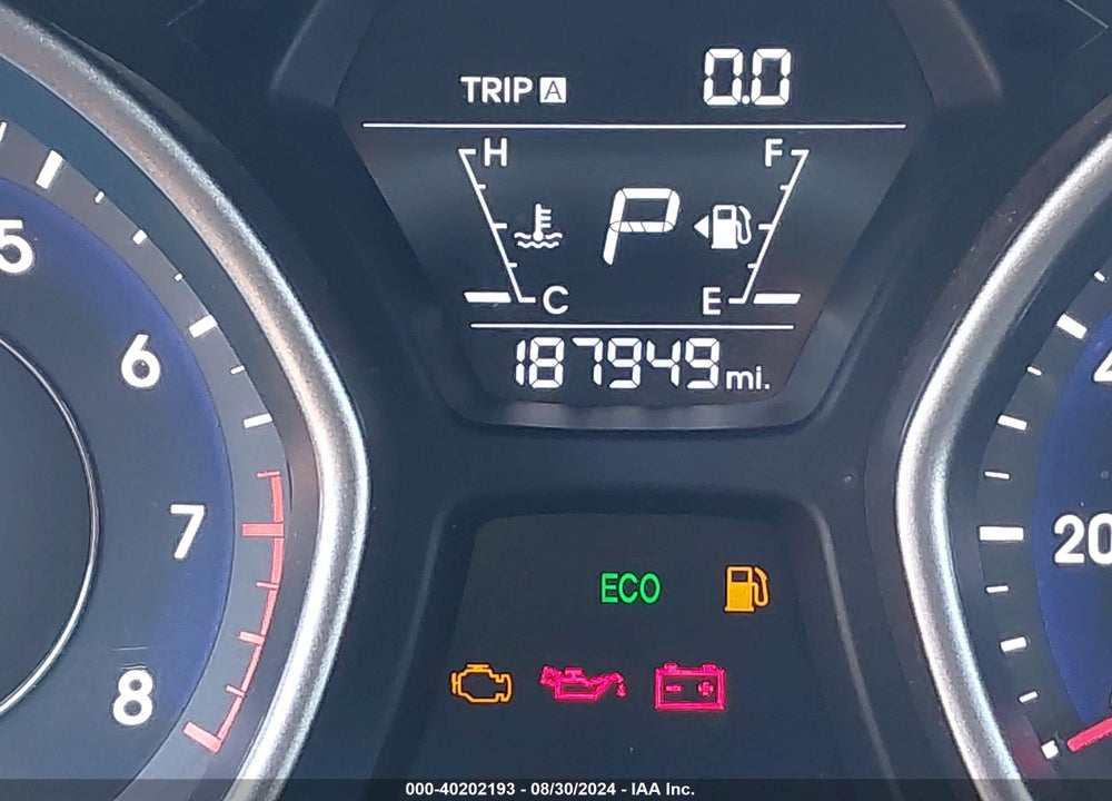 2016 HYUNDAI ELANTRA VIN: 5NPDH4AE8GH771024
