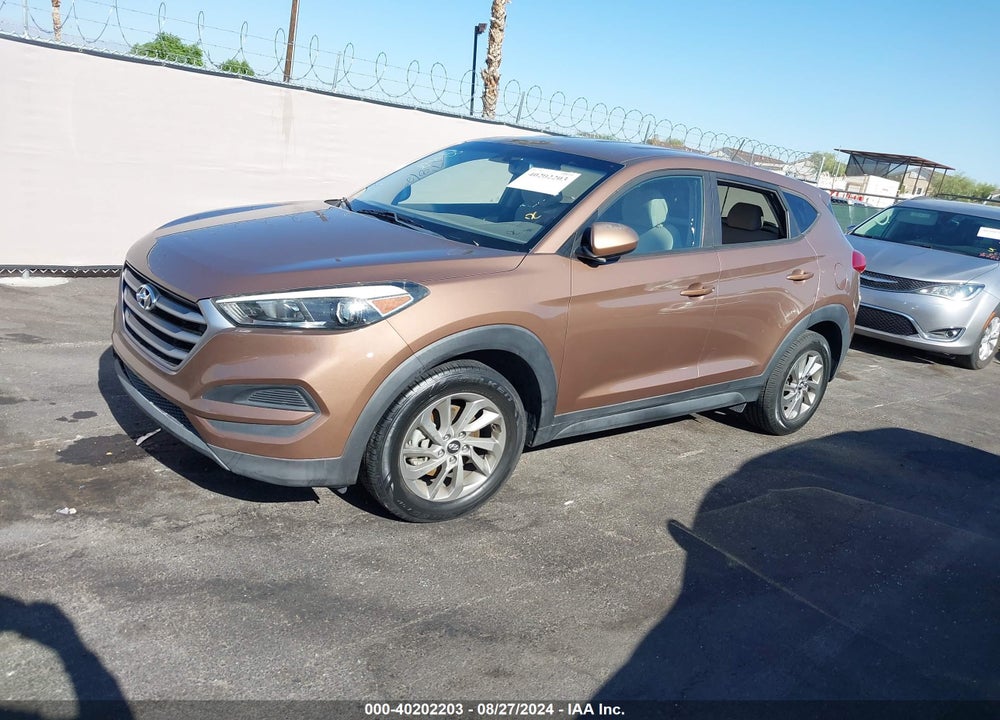 2017 HYUNDAI TUCSON SE VIN: KM8J23A41HU465355