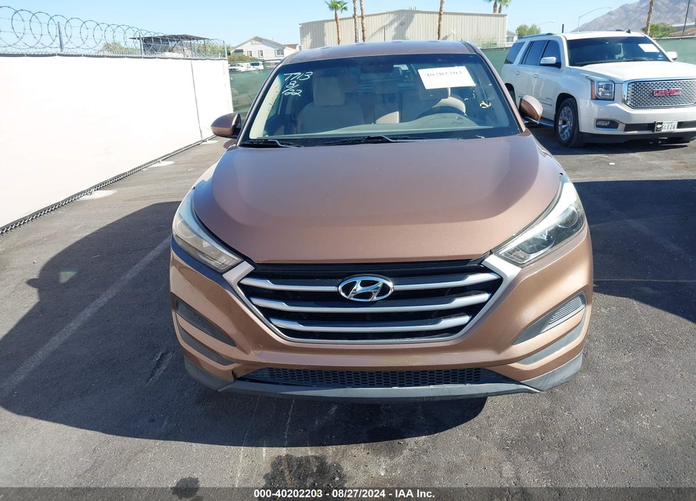 2017 HYUNDAI TUCSON SE VIN: KM8J23A41HU465355