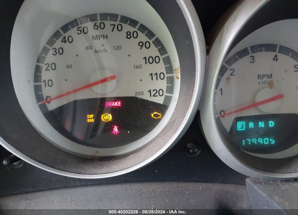 2010 DODGE GRAND CARAVAN VIN: 2D4RN4DE5AR121204