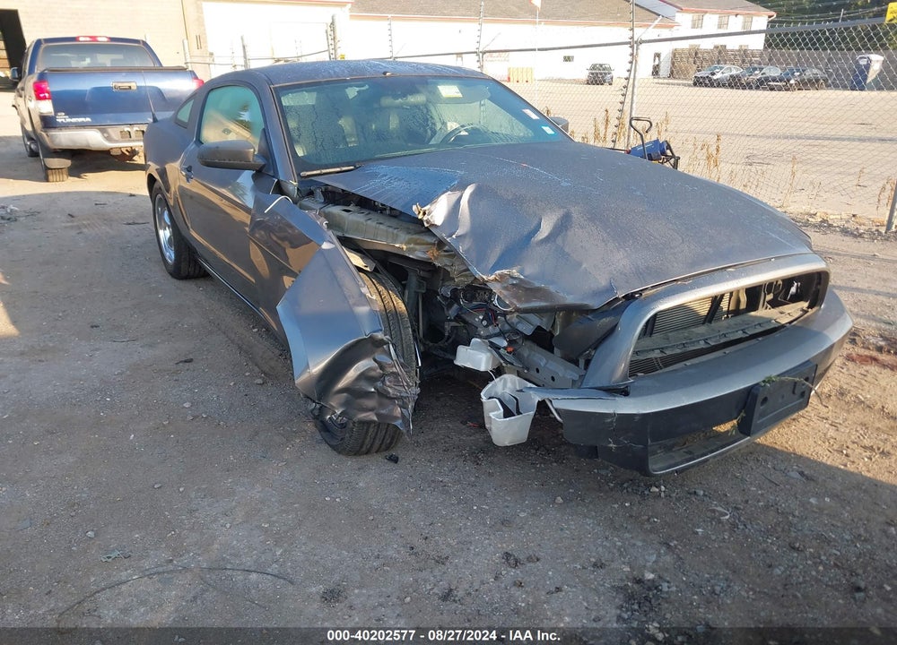 2014 FORD MUSTANG V6 VIN: 1ZVBP8AM8E5288880