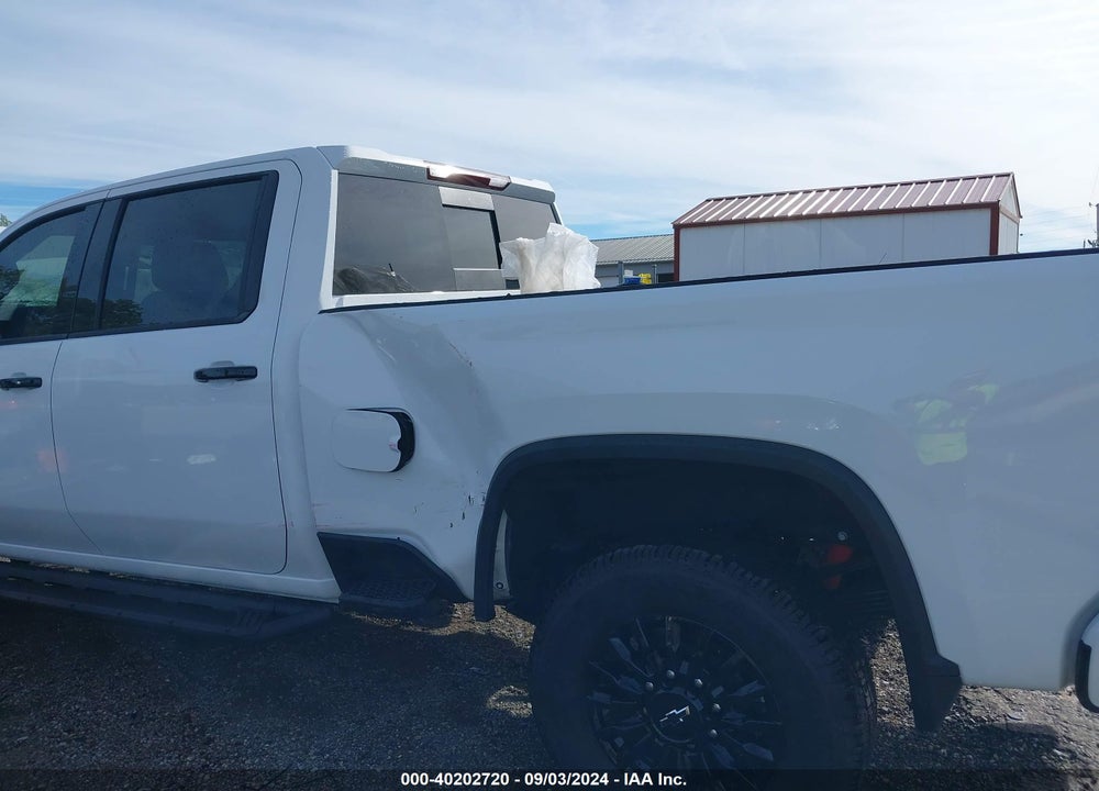 2022 CHEVROLET SILVERADO 3500HD 4WD  STANDARD BED LTZ VIN: 1GC4YUEY4NF337727