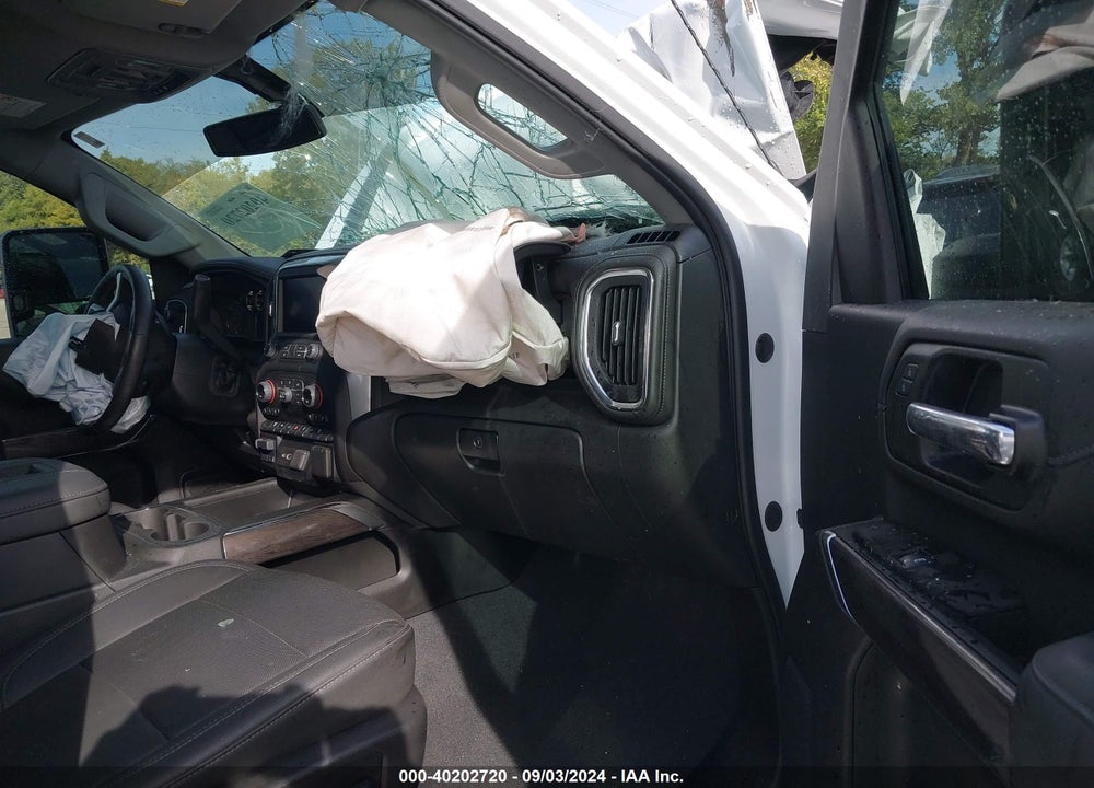 2022 CHEVROLET SILVERADO 3500HD 4WD  STANDARD BED LTZ VIN: 1GC4YUEY4NF337727