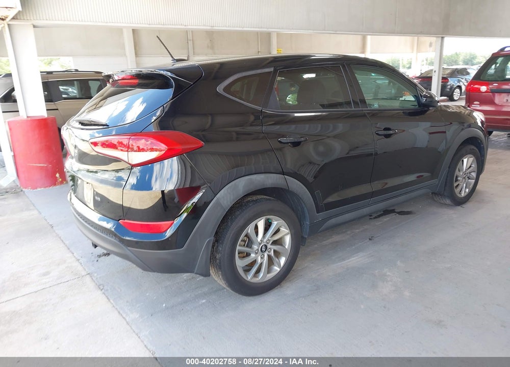 2016 HYUNDAI TUCSON SE VIN: KM8J23A49GU148714