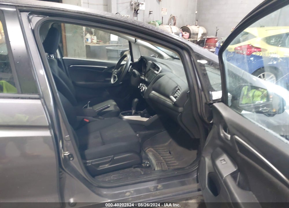 2015 HONDA FIT VIN: 3HGGK5H81FM743368