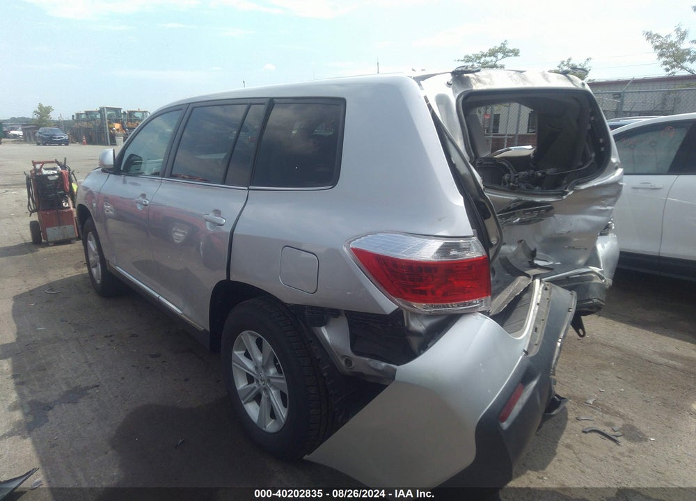 2012 TOYOTA HIGHLANDER BASE V6 VIN: 5TDBK3EH2CS171823