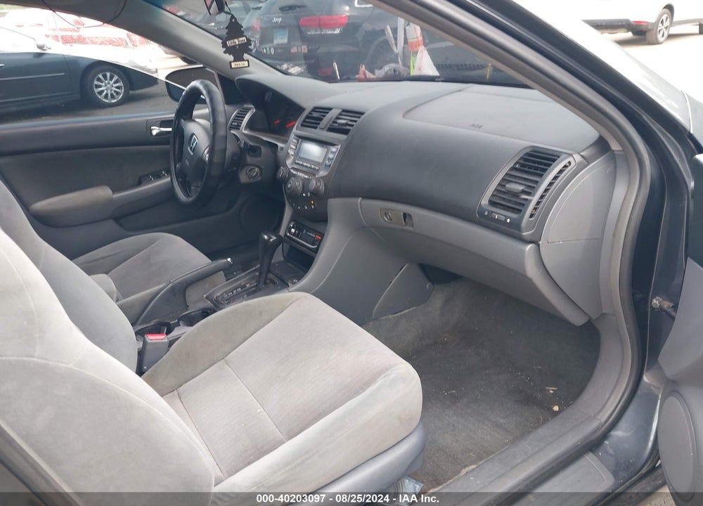 2003 HONDA ACCORD 2.4 LX VIN: 1HGCM563X3A101112