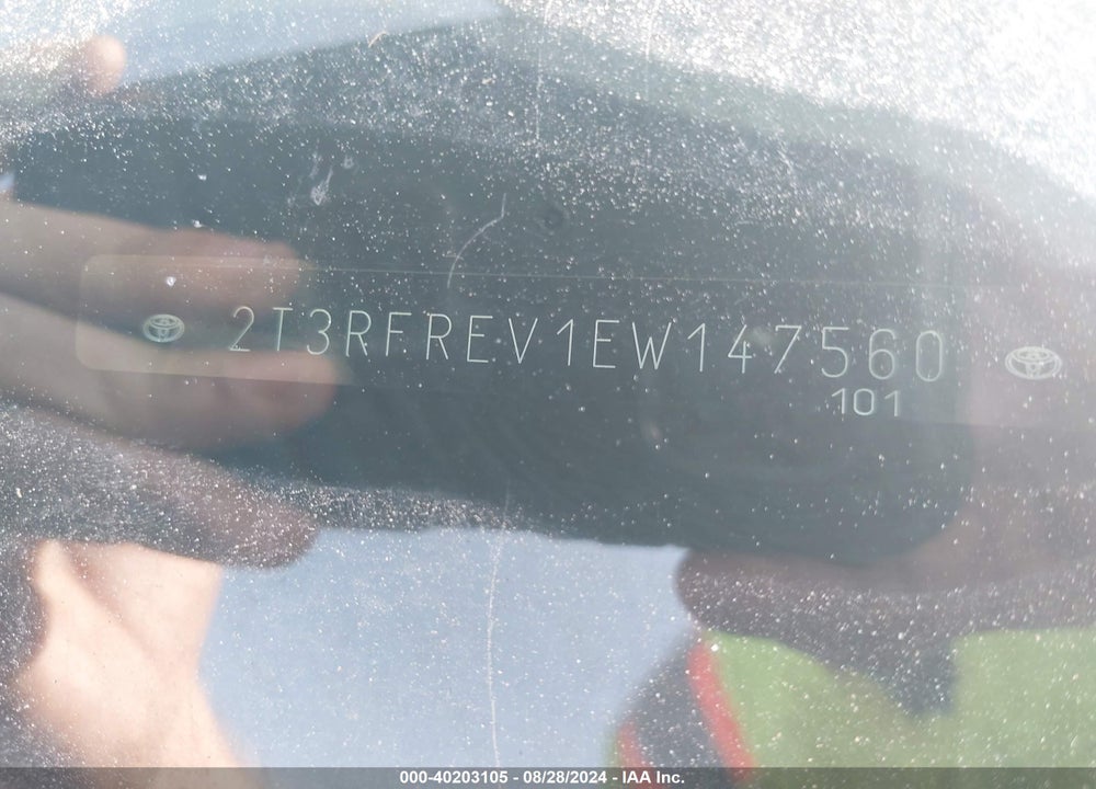 2014 TOYOTA RAV4 XLE VIN: 2T3RFREV1EW147560